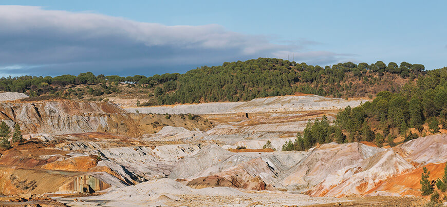 LA DESTRUCCIÓN DE LA MINERÍA